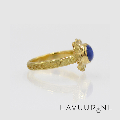 gouden ring met stersaffier